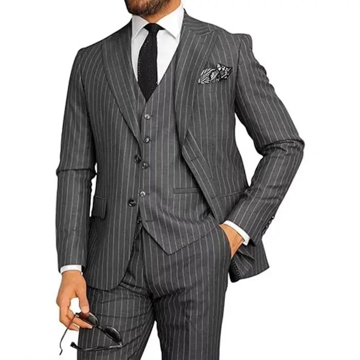 Costume trois pièces élégant pour homme