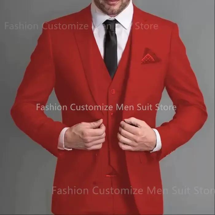 Costume d'affaires bleu marine trois pièces avec revers crantés pour hommes, élégant pour mariages et événements d'affaires