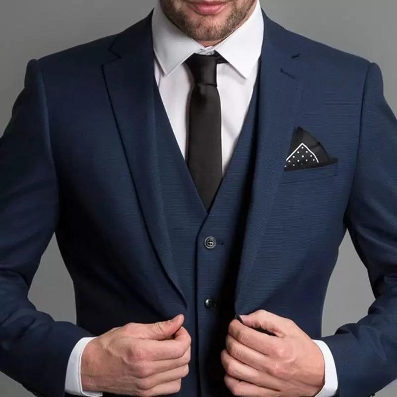 Costumes pour hommes bleu marine