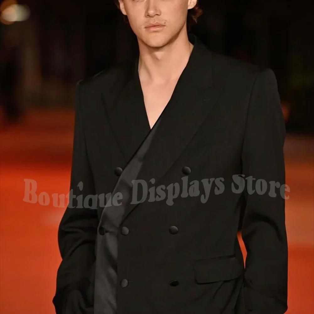 Costume noir formel pour hommes