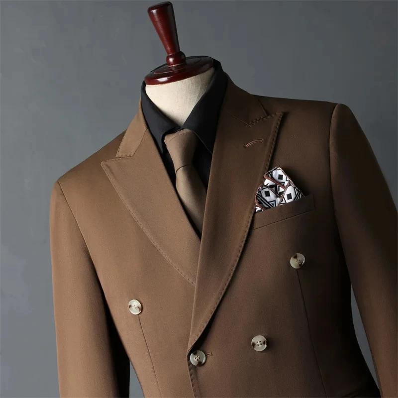 Costumes classiques pour hommes d'affaires