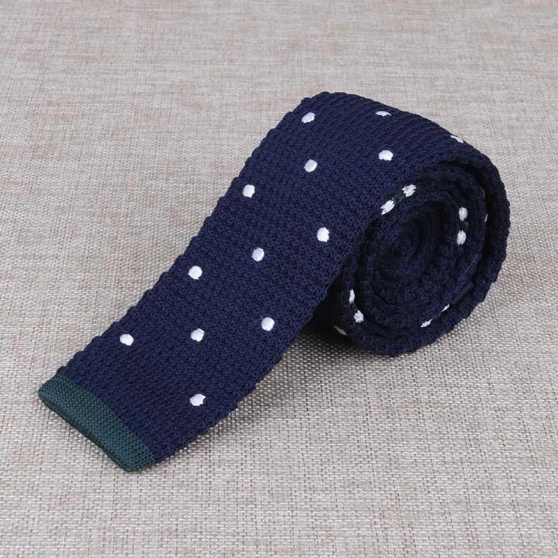 Costumes pour hommes cravate en tricot