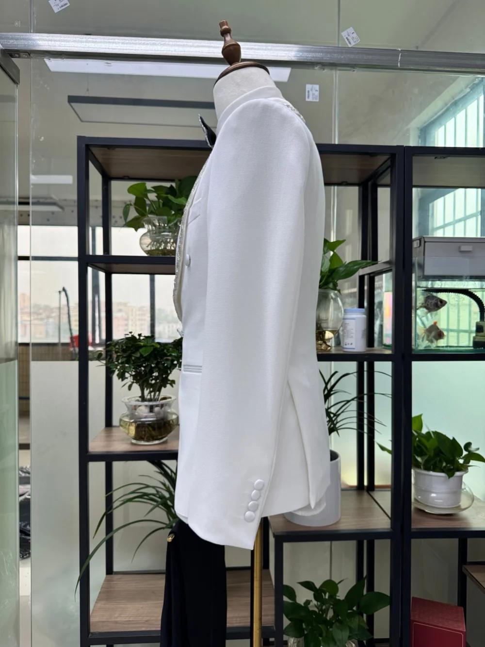Ensemble de costume blanc de luxe à perles