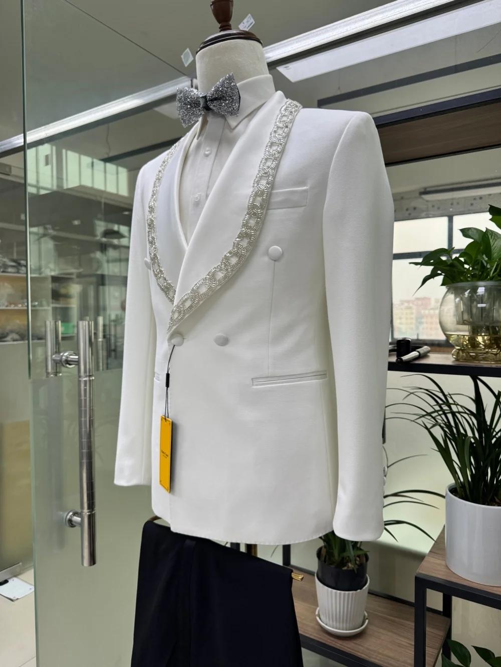 Ensemble de costume blanc de luxe à perles