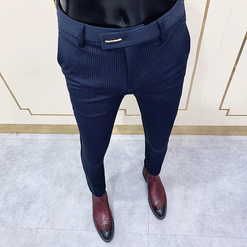 Pantalon slim à rayures pour homme