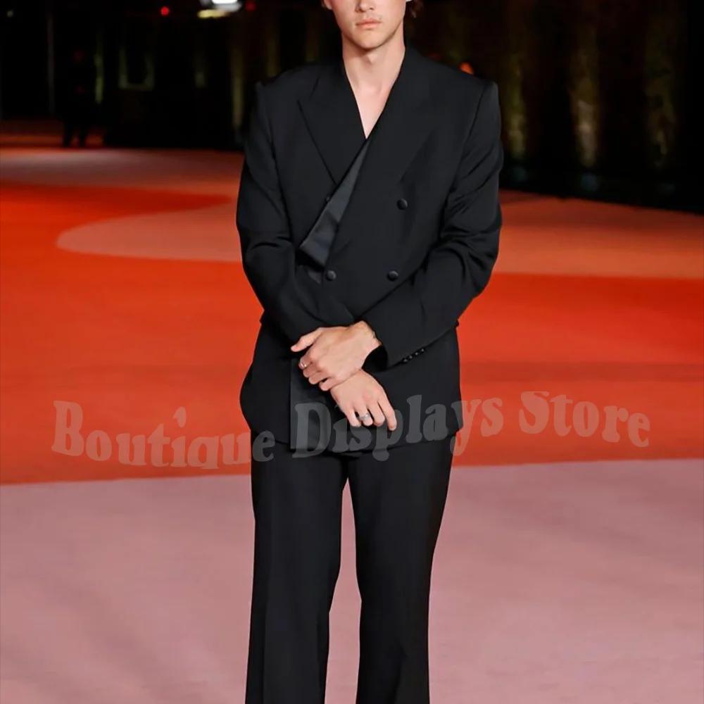 Costume noir formel pour hommes