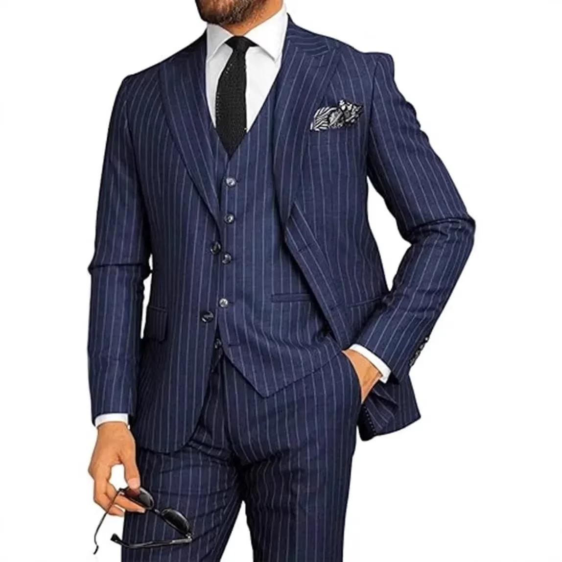 Costume trois pièces élégant pour homme