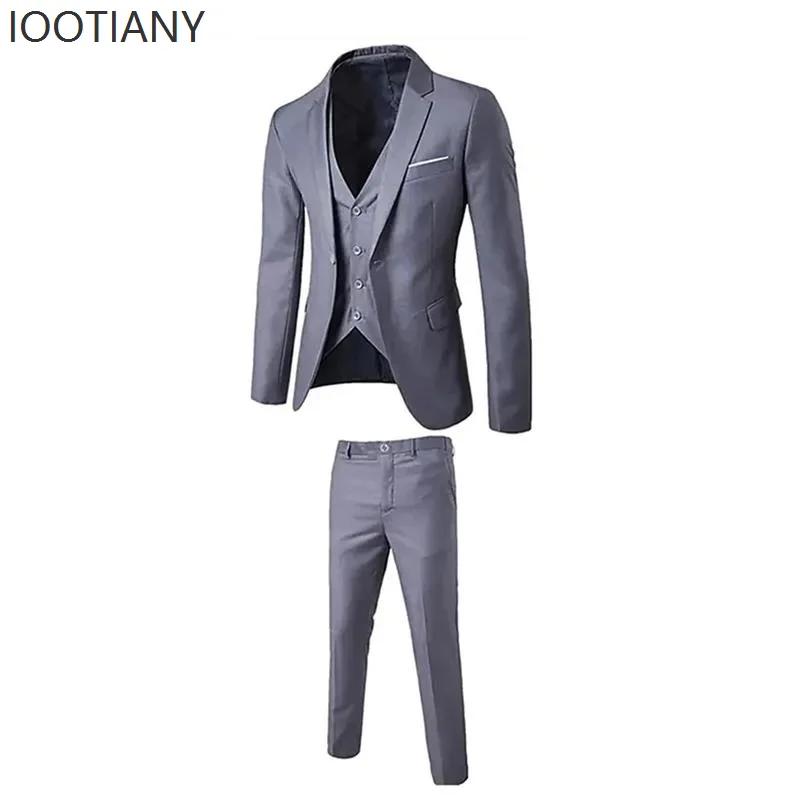Costume d'affaires décontracté