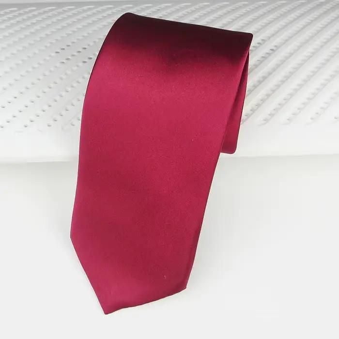 Cravate rouge pour hommes élégant