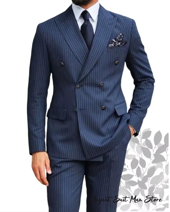 Costume d'affaires rayé bleu marine pour homme élégant et décontracté adapté aux affaires mariages et cérémonies