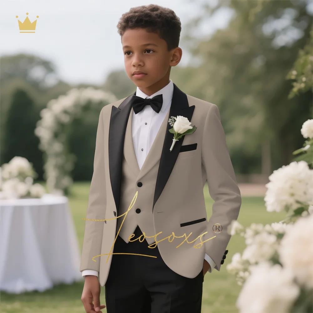Costume de smoking 3 pièces pour garçon sur mesure pour les mariages – Design élégant avec revers et