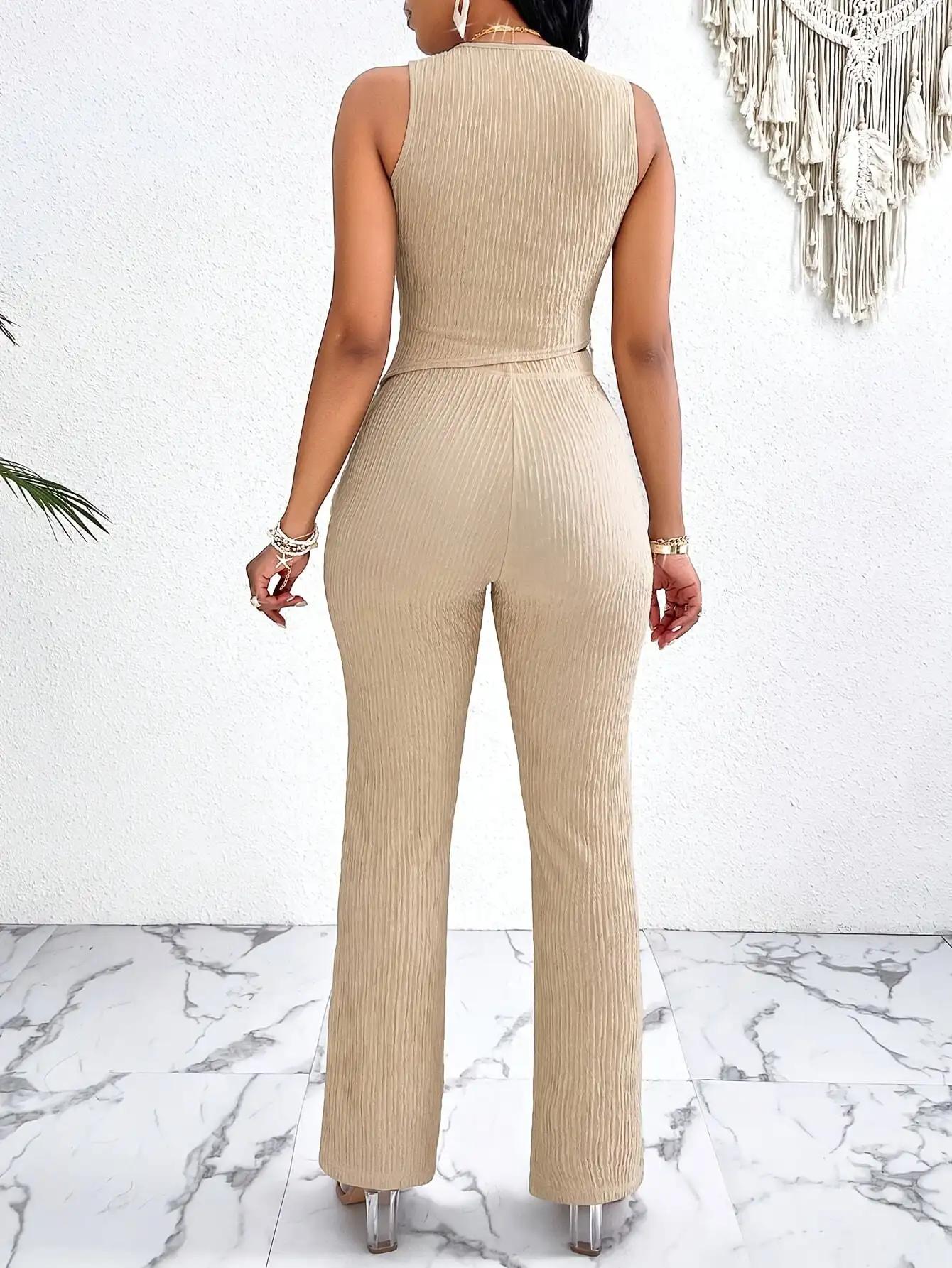 Ensemble pantalon de costume texturé avec ourlet frangé, gilet asymétrique et pantalon droit