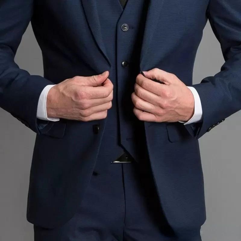 Costumes pour hommes bleu marine