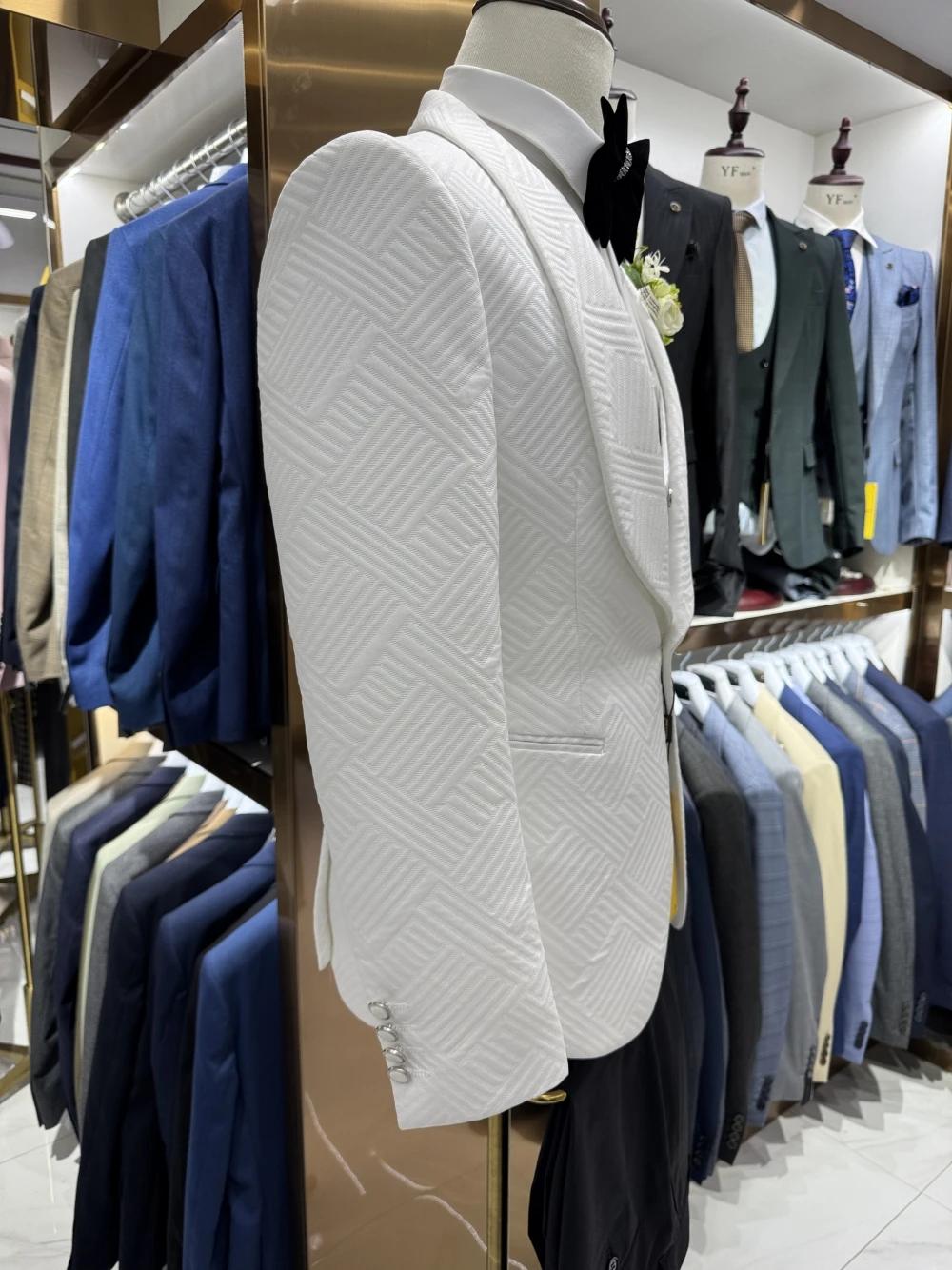 Ensemble de smoking chic et moderne 3 pièces pour homme
