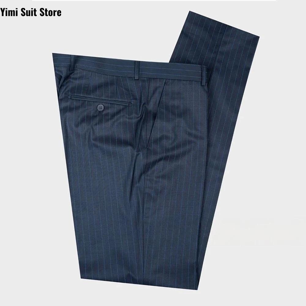 Costumes pour hommes bleu marine à rayures fines
