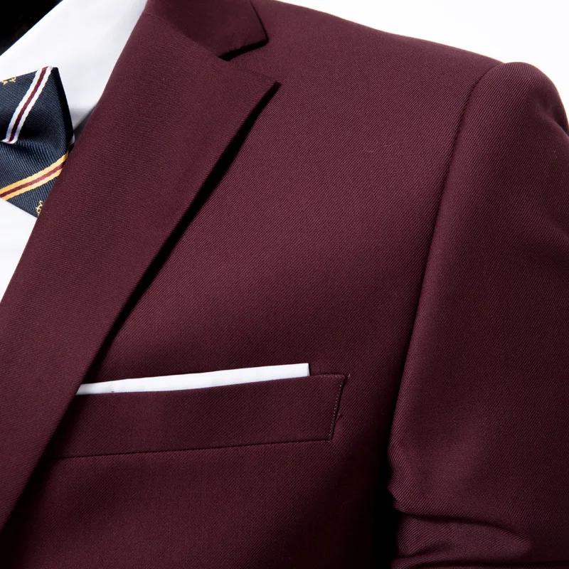 Costume trois pièces coupe cintrée pour hommes
