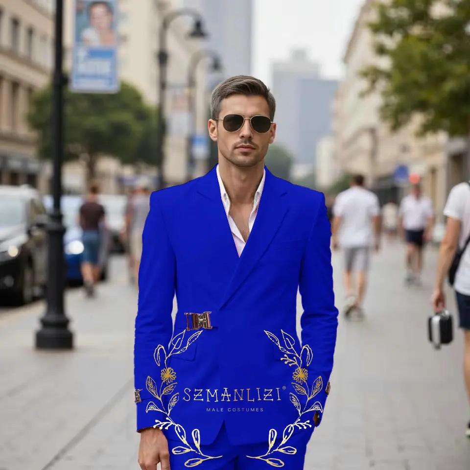 Costumes rose pour hommes