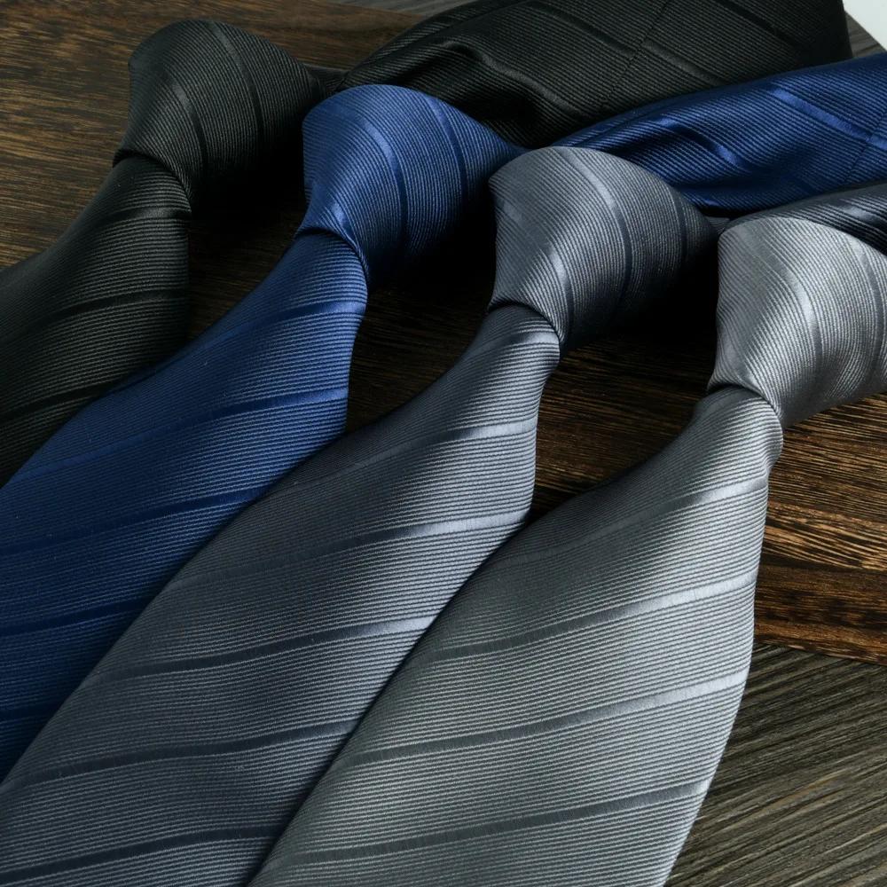 Cravates à rayures grises et bleues pour hommes