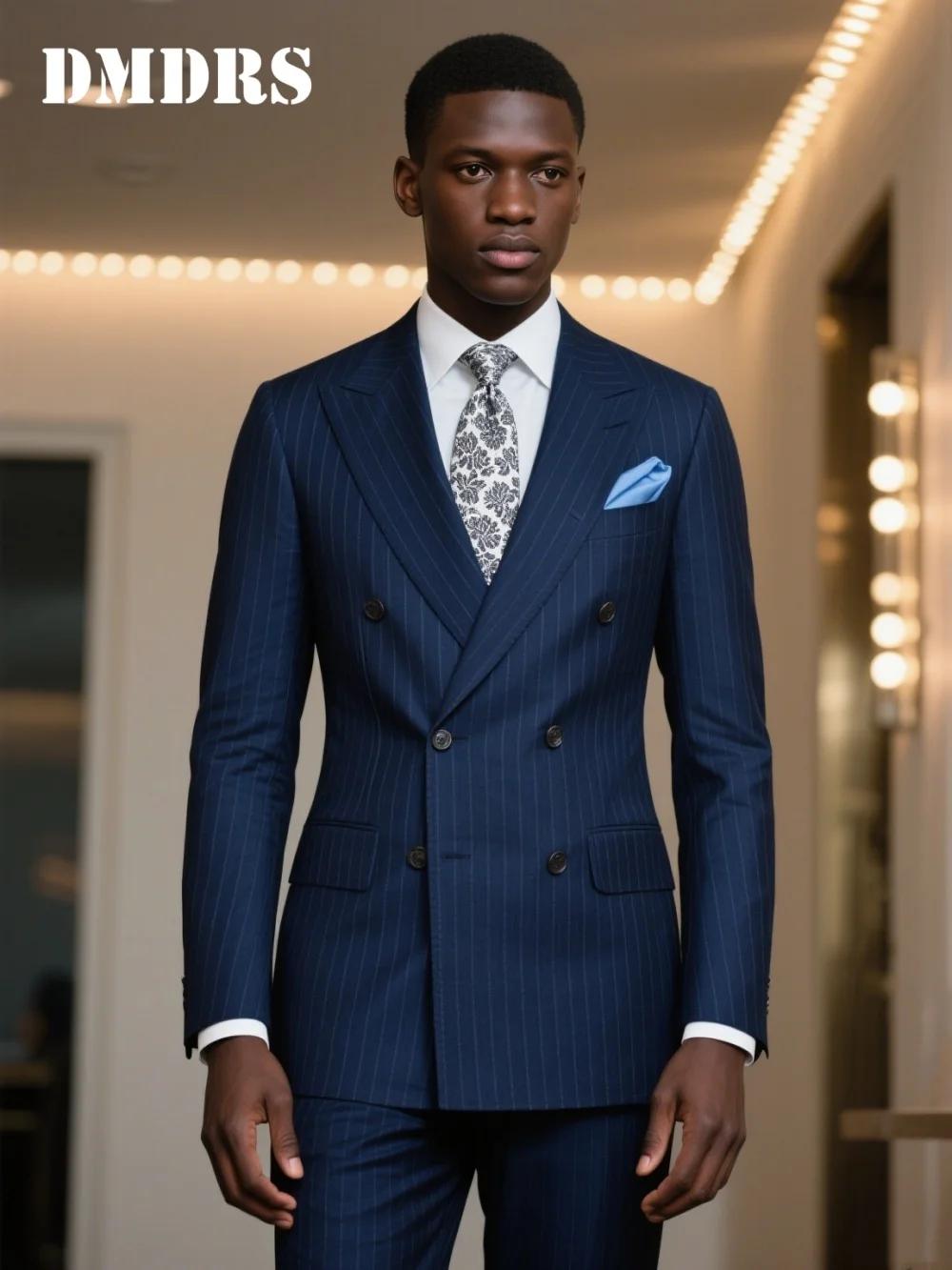 Costume Double boutonnage à fines rayures bleu marine pour hommes