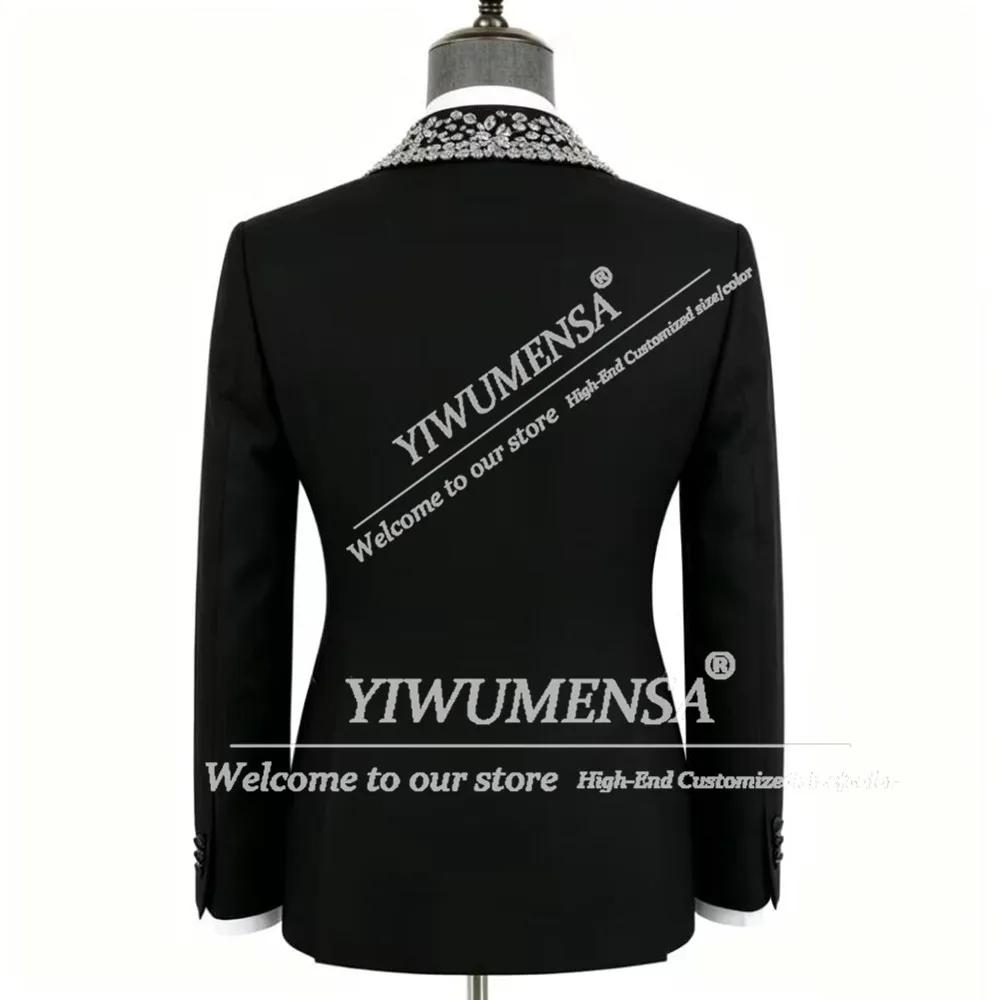 Costumes modernes pour hommes