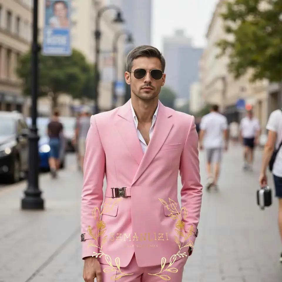 Costumes rose pour hommes